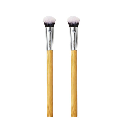 ✅Azokro® concealer paw brush - angled for seamless application